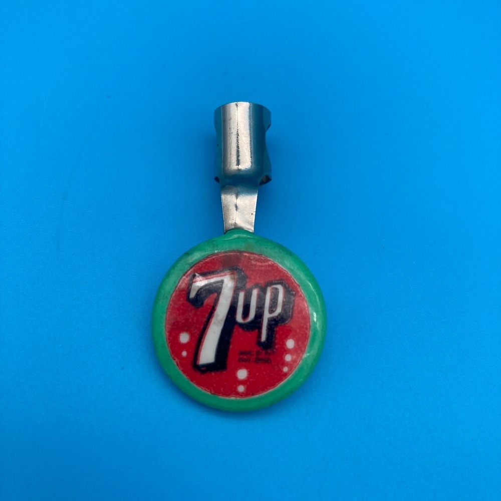 Vintage 1960s 7-Up Soda Advertising Metal Pencil Clip Topper Pocket Holder